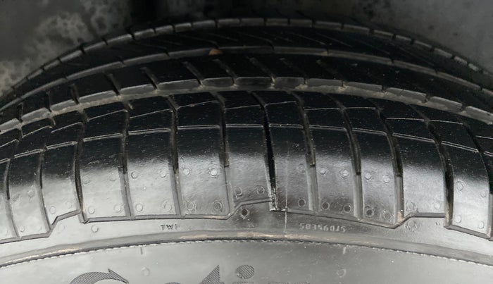 2013 Volkswagen Vento HIGHLINE DIESEL, Diesel, Manual, 67,871 km, Right Rear Tyre Tread