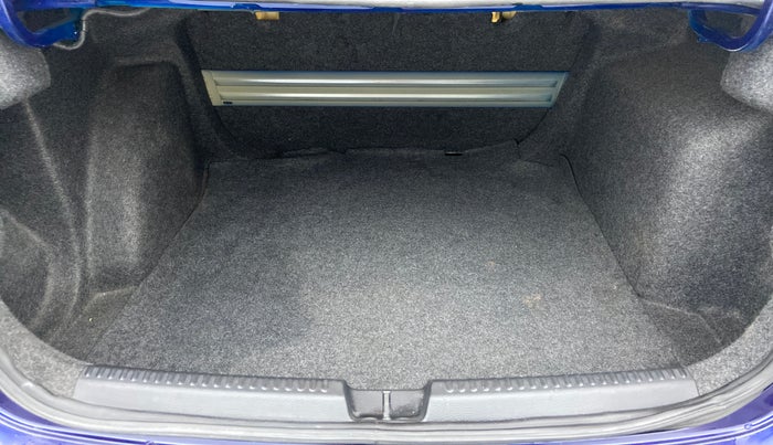 2013 Volkswagen Vento HIGHLINE DIESEL, Diesel, Manual, 67,871 km, Boot Inside