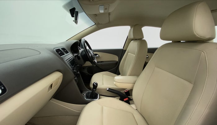 2013 Volkswagen Vento HIGHLINE DIESEL, Diesel, Manual, 67,871 km, Right Side Front Door Cabin