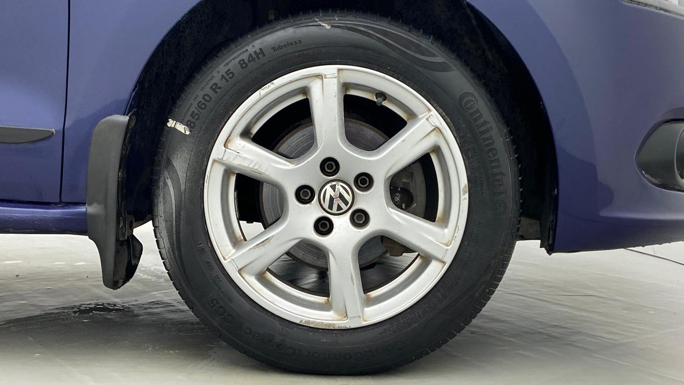 2013 Volkswagen Vento HIGHLINE DIESEL, Diesel, Manual, 67,871 km, Right Front Wheel