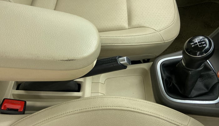 2013 Volkswagen Vento HIGHLINE DIESEL, Diesel, Manual, 67,871 km, Gear Lever