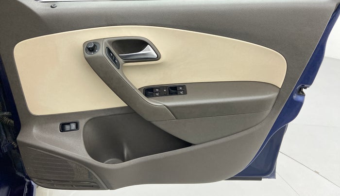 2013 Volkswagen Vento HIGHLINE DIESEL, Diesel, Manual, 67,871 km, Driver Side Door Panels Control