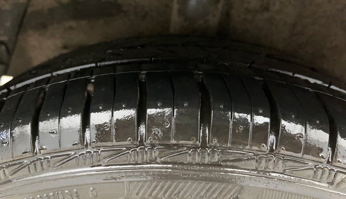 2015 Hyundai Grand i10 SPORTZ 1.2 KAPPA VTVT, Petrol, Manual, 86,657 km, Right Rear Tyre Tread