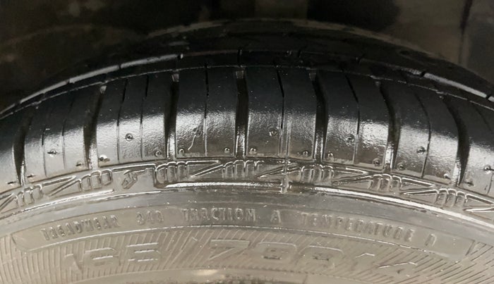 2015 Hyundai Grand i10 SPORTZ 1.2 KAPPA VTVT, Petrol, Manual, 86,657 km, Right Front Tyre Tread