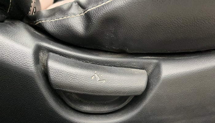 2015 Hyundai Grand i10 SPORTZ 1.2 KAPPA VTVT, Petrol, Manual, 86,657 km, Driver Side Adjustment Panel