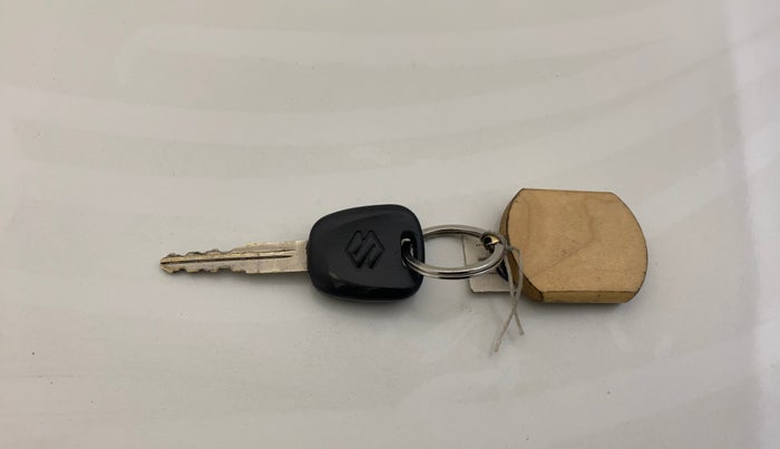 2014 Maruti Celerio VXI, CNG, Manual, 49,181 km, Key Close Up