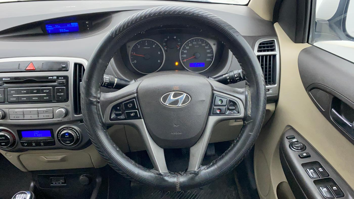 2013 Hyundai i20 SPORTZ 1.4 CRDI, Diesel, Manual, 91,676 km, Steering Wheel Close Up