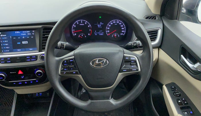 2018 Hyundai Verna 1.6 SX VTVT, Petrol, Manual, 32,097 km, Steering Wheel Close Up