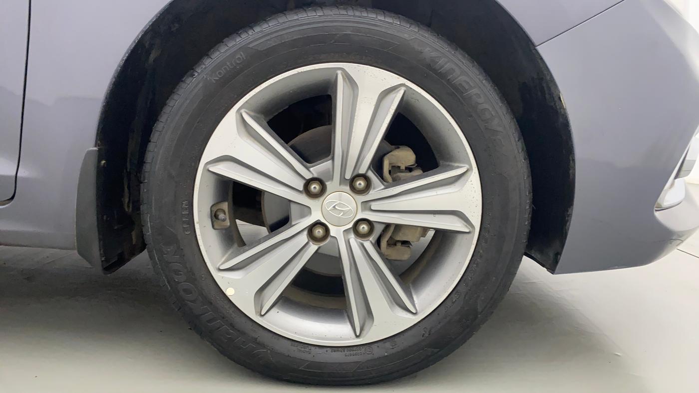 2018 Hyundai Verna 1.6 SX VTVT, Petrol, Manual, 32,097 km, Right Front Wheel