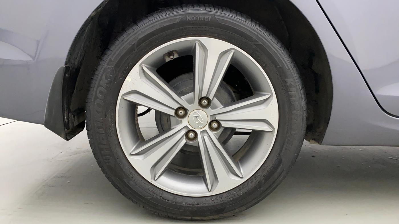 2018 Hyundai Verna 1.6 SX VTVT, Petrol, Manual, 32,097 km, Right Rear Wheel