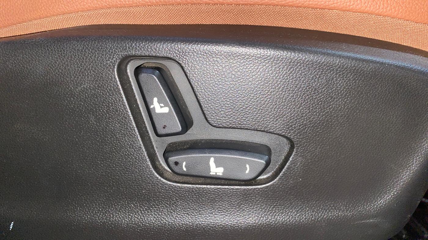 2021 MG HECTOR PLUS SHARP 1.5 PETROL TURBO HYBRID MT 6-STR, Petrol, Manual, 27,661 km, Driver Side Adjustment Panel