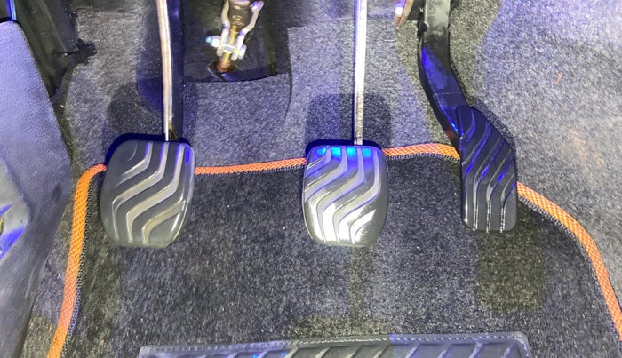 2017 Renault Kwid CLIMBER 1.0, Petrol, Manual, 39,554 km, Pedals