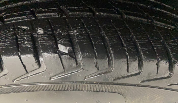 2017 Renault Kwid CLIMBER 1.0, Petrol, Manual, 39,554 km, Right Front Tyre Tread