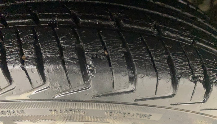 2017 Renault Kwid CLIMBER 1.0, Petrol, Manual, 39,554 km, Left Front Tyre Tread