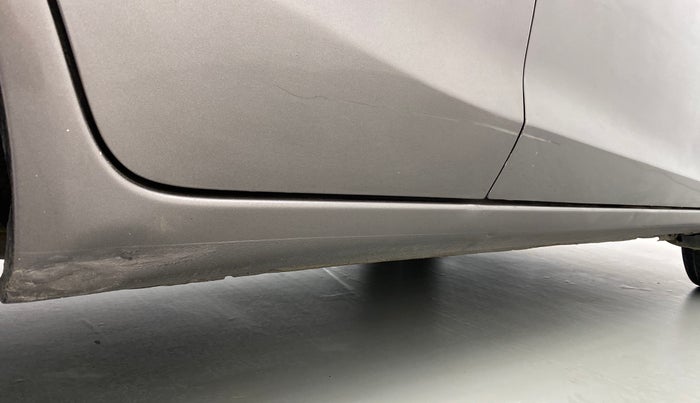 2013 Honda Brio S MT, Petrol, Manual, 65,028 km, Right running board - Slightly dented