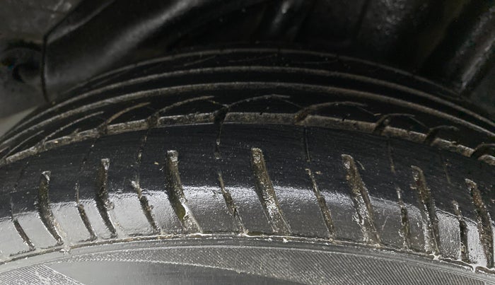 2013 Honda Brio S MT, Petrol, Manual, 65,028 km, Left Rear Tyre Tread
