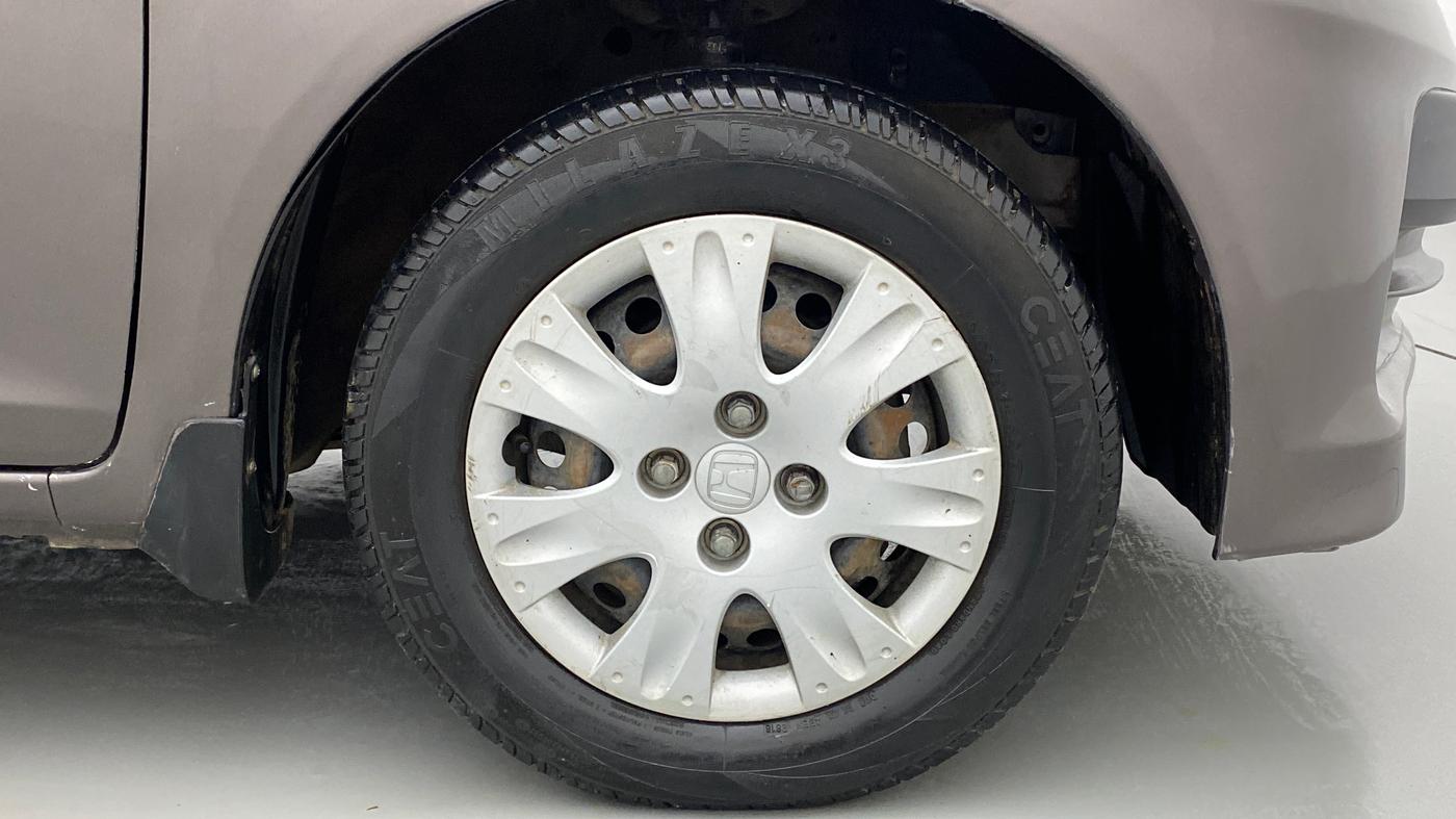 2013 Honda Brio S MT, Petrol, Manual, 65,028 km, Right Front Wheel