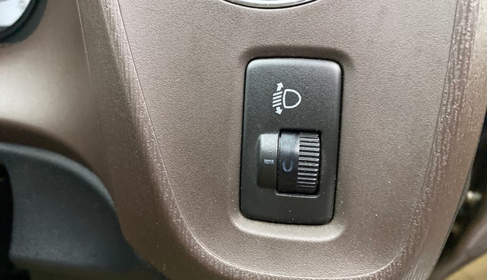 2013 Honda Brio S MT, Petrol, Manual, 65,028 km, Dashboard - Headlight height adjustment not working