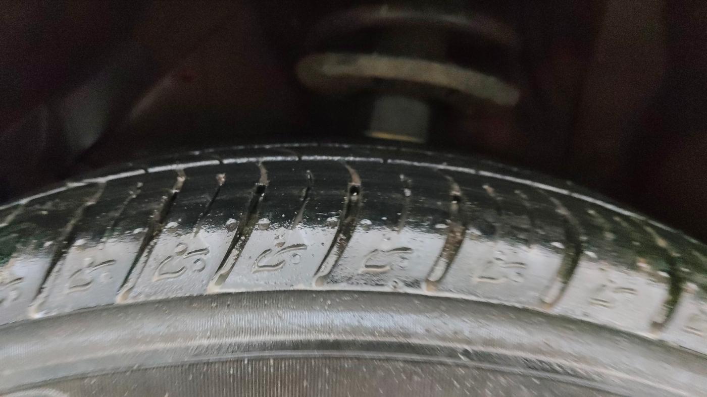 2022 Maruti Vitara Brezza ZXI PLUS DUAL TONE, Petrol, Manual, 31,467 km, Left Front Tyre Tread