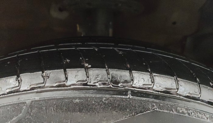 2023 Maruti Ciaz ZETA 1.5 SHVS MT PETROL, Petrol, Manual, 43,128 km, Right Front Tyre Tread