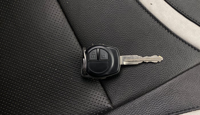 2014 Maruti Swift VXI, Petrol, Manual, 8,982 km, Key Close Up