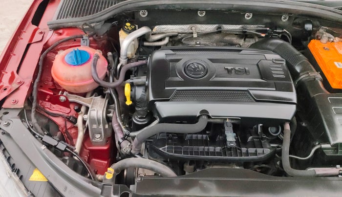 2017 Skoda Octavia STYLE PLUS AT 1.8 TSI, Petrol, Automatic, 1,00,780 km, Engine View - Right