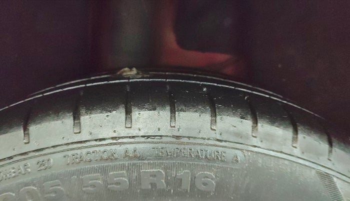 2017 Skoda Octavia STYLE PLUS AT 1.8 TSI, Petrol, Automatic, 1,00,780 km, Right Rear Tyre Tread