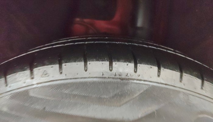 2017 Skoda Octavia STYLE PLUS AT 1.8 TSI, Petrol, Automatic, 1,00,780 km, Left Rear Tyre Tread