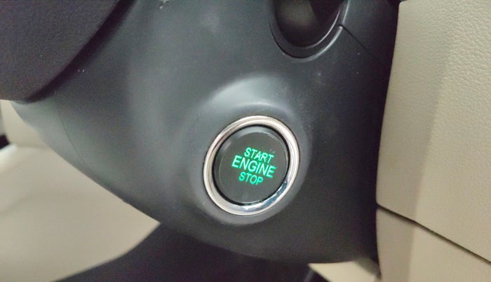 2017 Skoda Octavia STYLE PLUS AT 1.8 TSI, Petrol, Automatic, 1,00,780 km, Keyless Start/ Stop Button