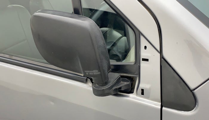2014 Maruti Wagon R 1.0 LXI, CNG, Manual, 1,23,475 km, Right rear-view mirror - Cover has minor damage