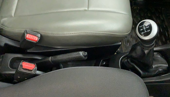 2014 Maruti Wagon R 1.0 LXI, CNG, Manual, 1,23,475 km, Gear Lever