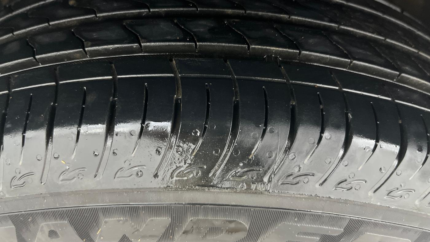 2023 Maruti BREZZA ZXI + SMART HYBRID, Petrol, Manual, 22,146 km, Left Front Tyre Tread