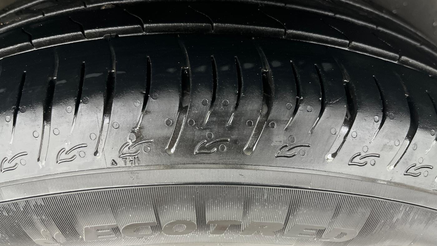 2023 Maruti BREZZA ZXI + SMART HYBRID, Petrol, Manual, 22,146 km, Right Rear Tyre Tread