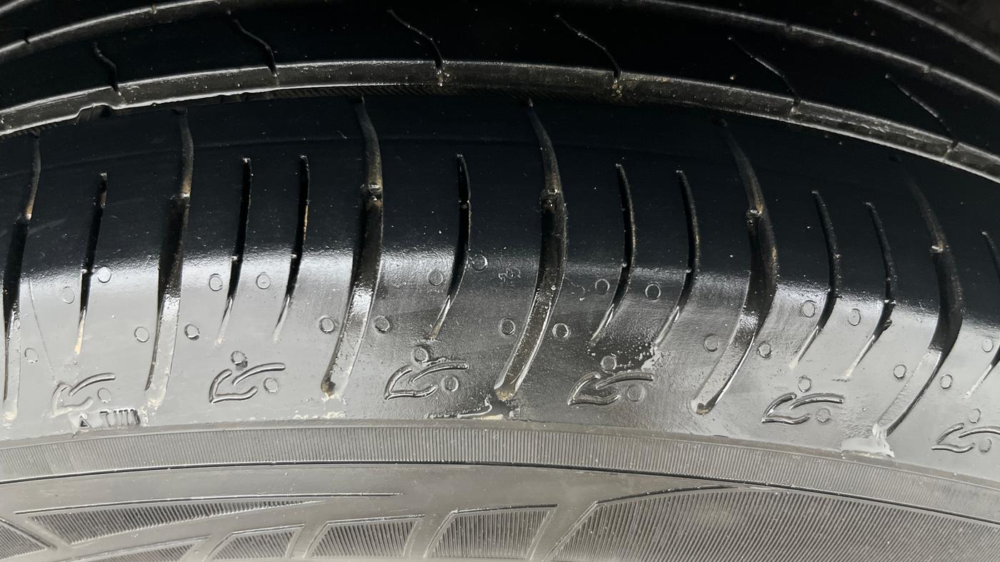 2023 Maruti BREZZA ZXI + SMART HYBRID, Petrol, Manual, 22,146 km, Right Front Tyre Tread