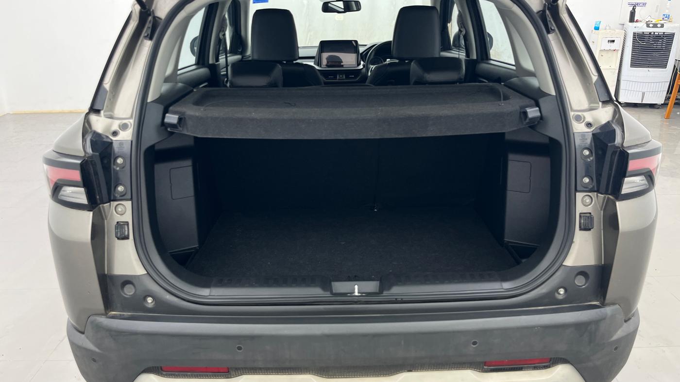 2023 Maruti BREZZA ZXI + SMART HYBRID, Petrol, Manual, 22,146 km, Boot Inside