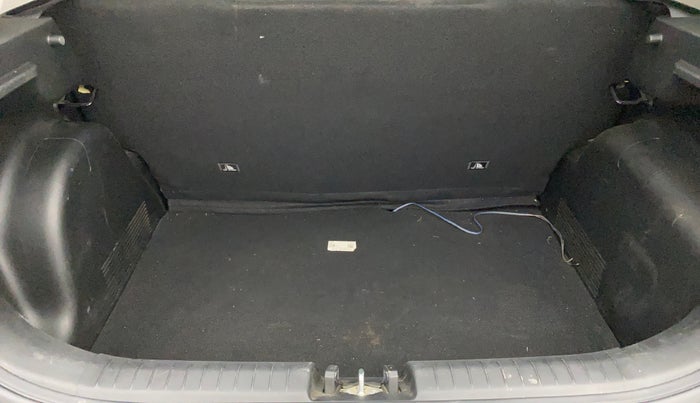 2025 Hyundai VENUE S Plus 1.2 Petrol MT, Petrol, Manual, 7,369 km, Boot Inside