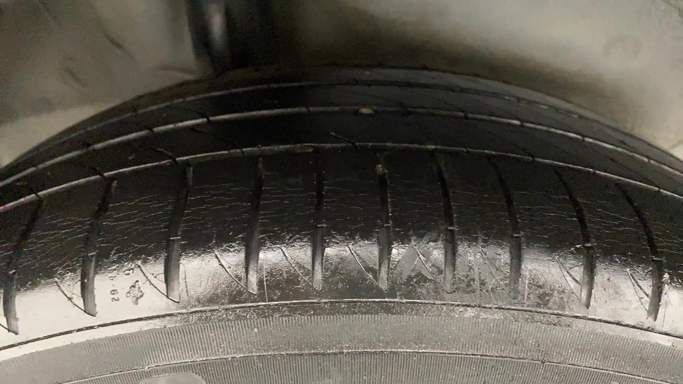 2017 Honda WR-V 1.2 i-VTEC VX MT, Petrol, Manual, 49,898 km, Right Rear Tyre Tread