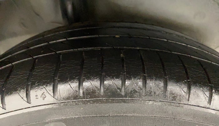 2017 Honda WR-V 1.2 i-VTEC VX MT, Petrol, Manual, 49,898 km, Right Rear Tyre Tread