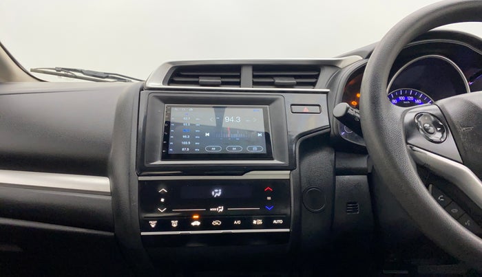 2017 Honda WR-V 1.2 i-VTEC VX MT, Petrol, Manual, 49,898 km, Centre Console