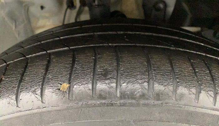 2017 Honda WR-V 1.2 i-VTEC VX MT, Petrol, Manual, 49,898 km, Right Front Tyre Tread