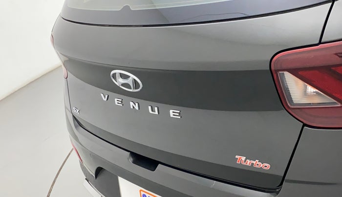 2019 Hyundai VENUE SX PLUS 1.0 TURBO DCT, Petrol, Automatic, 47,936 km, Dicky (Boot door) - Minor scratches