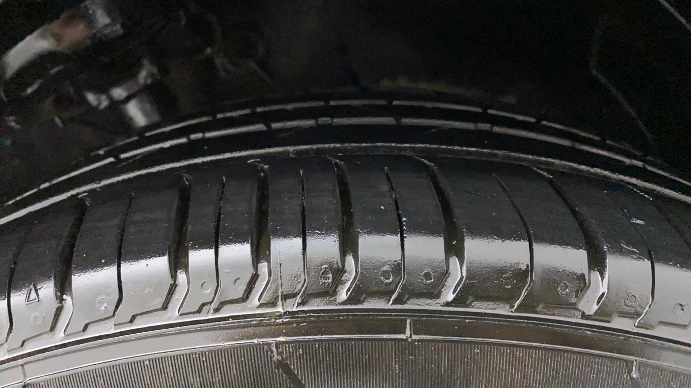 2019 Hyundai VENUE SX PLUS 1.0 TURBO DCT, Petrol, Automatic, 47,936 km, Right Front Tyre Tread