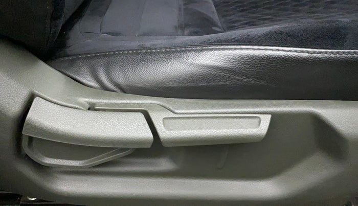2019 Hyundai VENUE SX PLUS 1.0 TURBO DCT, Petrol, Automatic, 47,936 km, Driver Side Adjustment Panel