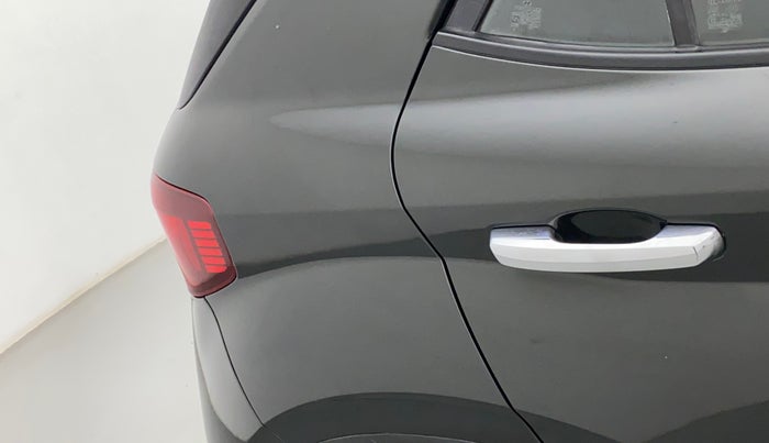2019 Hyundai VENUE SX PLUS 1.0 TURBO DCT, Petrol, Automatic, 47,936 km, Right quarter panel - Minor scratches