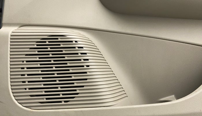 2020 Renault TRIBER 1.0 RXT AT, Petrol, Automatic, 11,256 km, Speaker