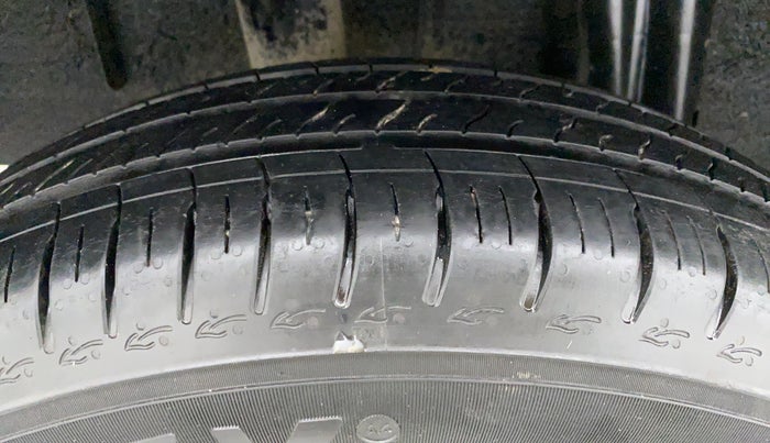 2020 Renault TRIBER 1.0 RXT AT, Petrol, Automatic, 11,256 km, Right Rear Tyre Tread