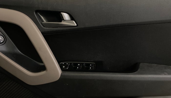 2017 Hyundai Creta SX PLUS 1.6 PETROL, Petrol, Manual, 96,417 km, Driver Side Door Panels Control