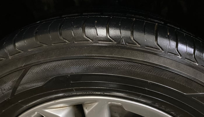 2017 Hyundai Creta SX PLUS 1.6 PETROL, Petrol, Manual, 96,417 km, Left Front Tyre Tread