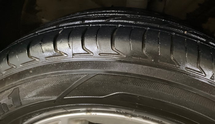 2017 Hyundai Creta SX PLUS 1.6 PETROL, Petrol, Manual, 96,417 km, Right Front Tyre Tread