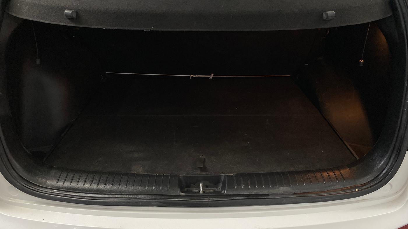 2017 Hyundai Creta SX PLUS 1.6 PETROL, Petrol, Manual, 96,335 km, Boot Inside